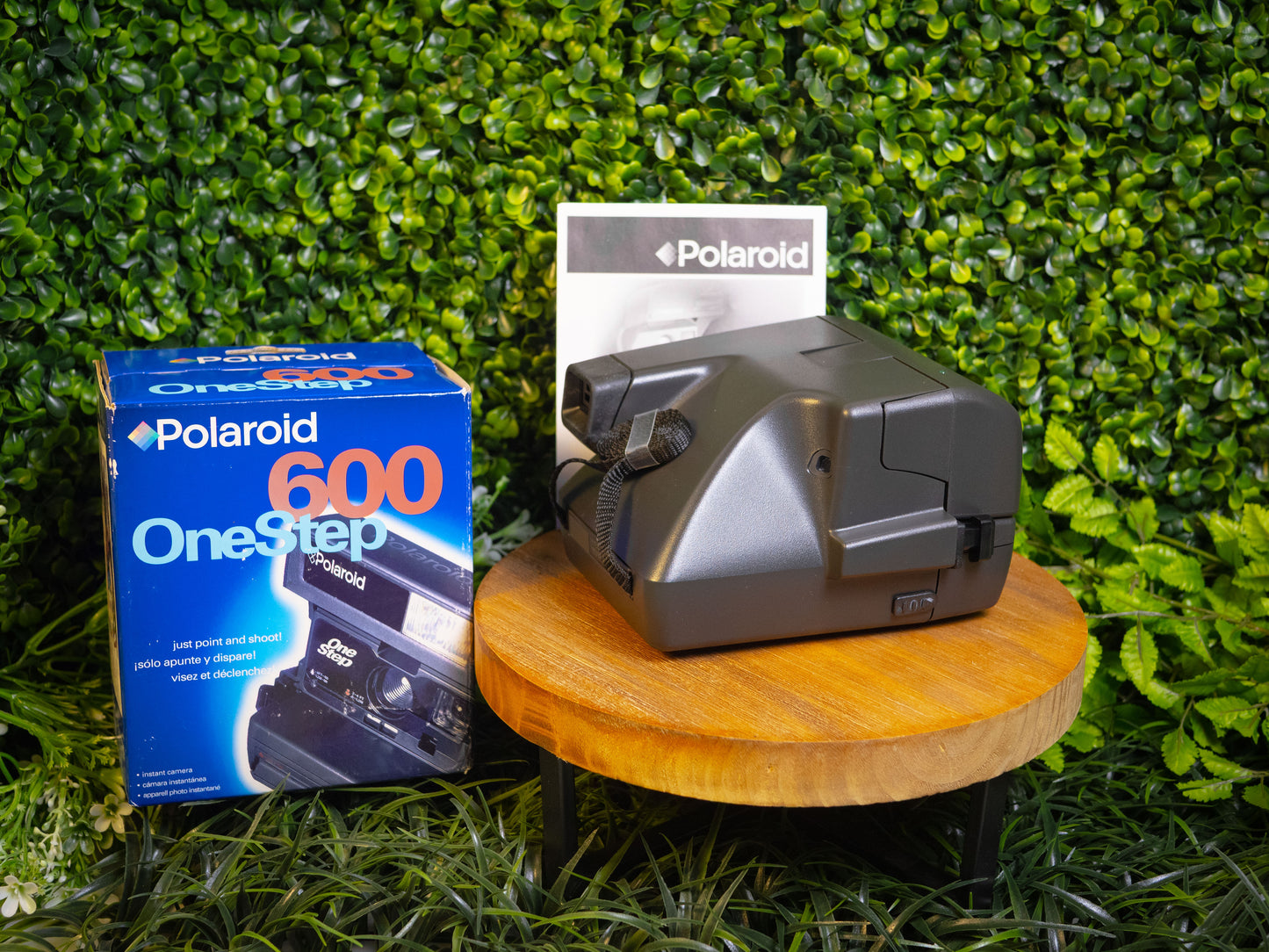 Polaroid One Step 600 - Instant Camera W/ Original Box (Pre-Owned)