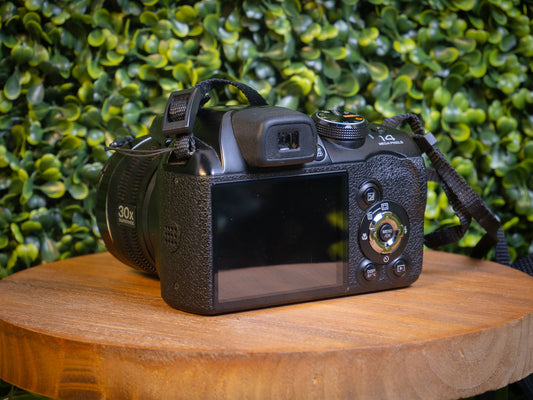 Fujifilm FinePix S4500 - 14 Mega Pixel, 30x Super Wide Compact Camera - Black (Pre-Owned)