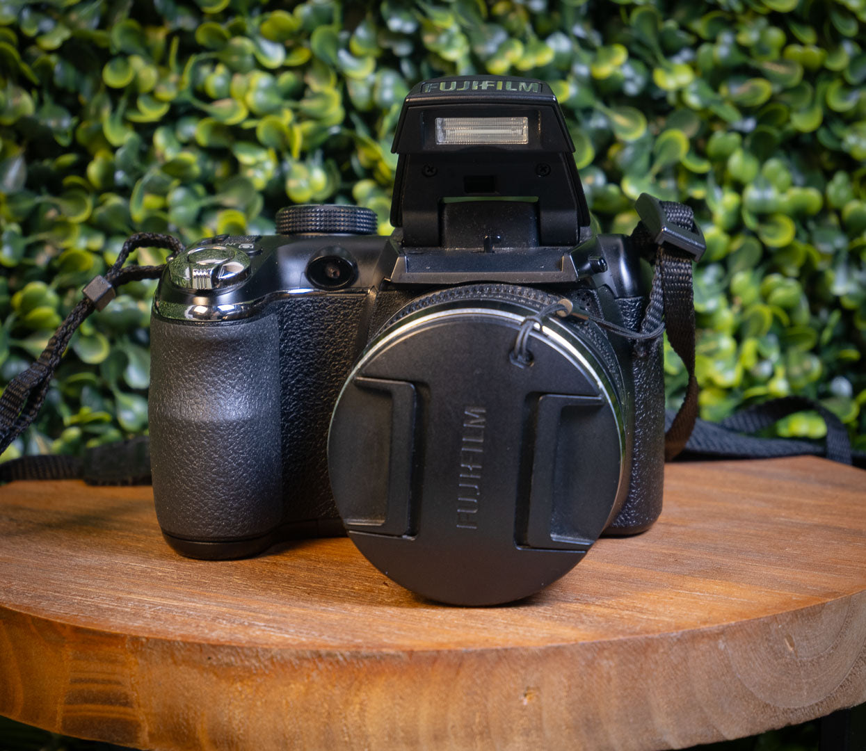 Fujifilm FinePix S4500 - 14 Mega Pixel, 30x Super Wide Compact Camera - Black (Pre-Owned)