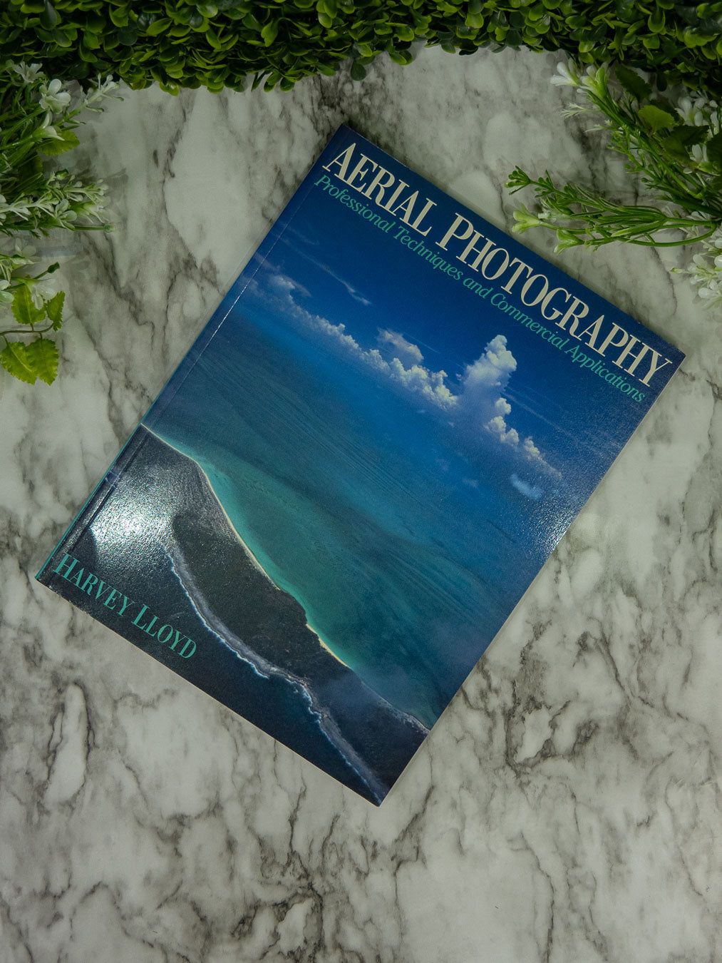 Aerial Photography: Professional Techniques and Commercial Applications (Paperback, Pre-owned)